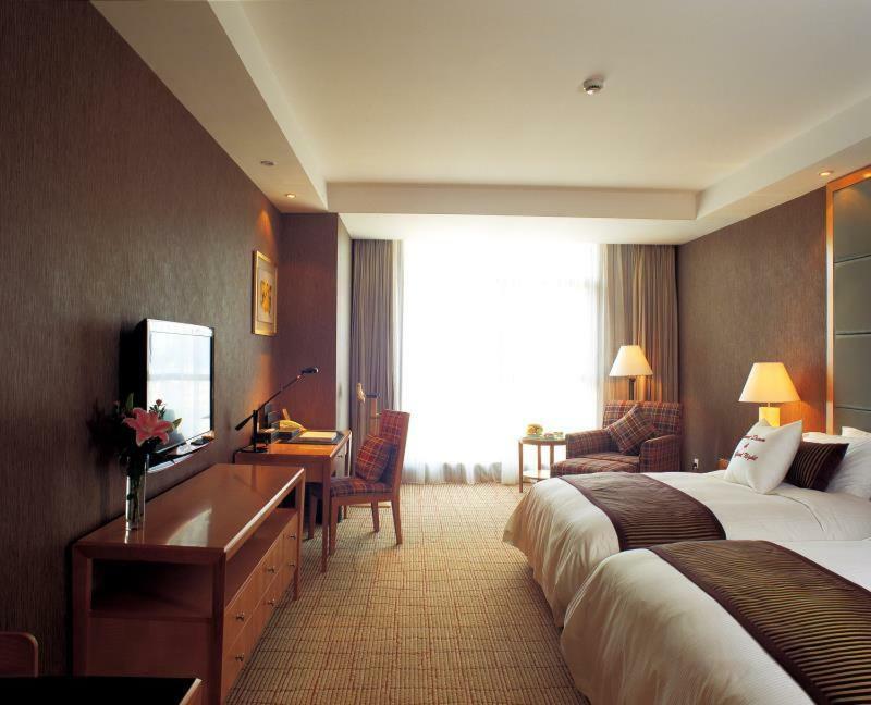 Central International Hotel Shanghai Exterior photo